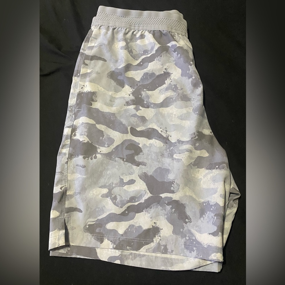 Fabletics 7 inch Shorts (Lined)